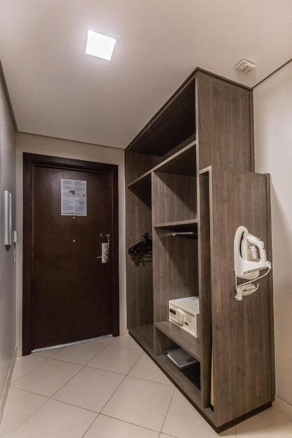 Hotel Inter Cuiaba Eksteriør bilde A room at the hotel