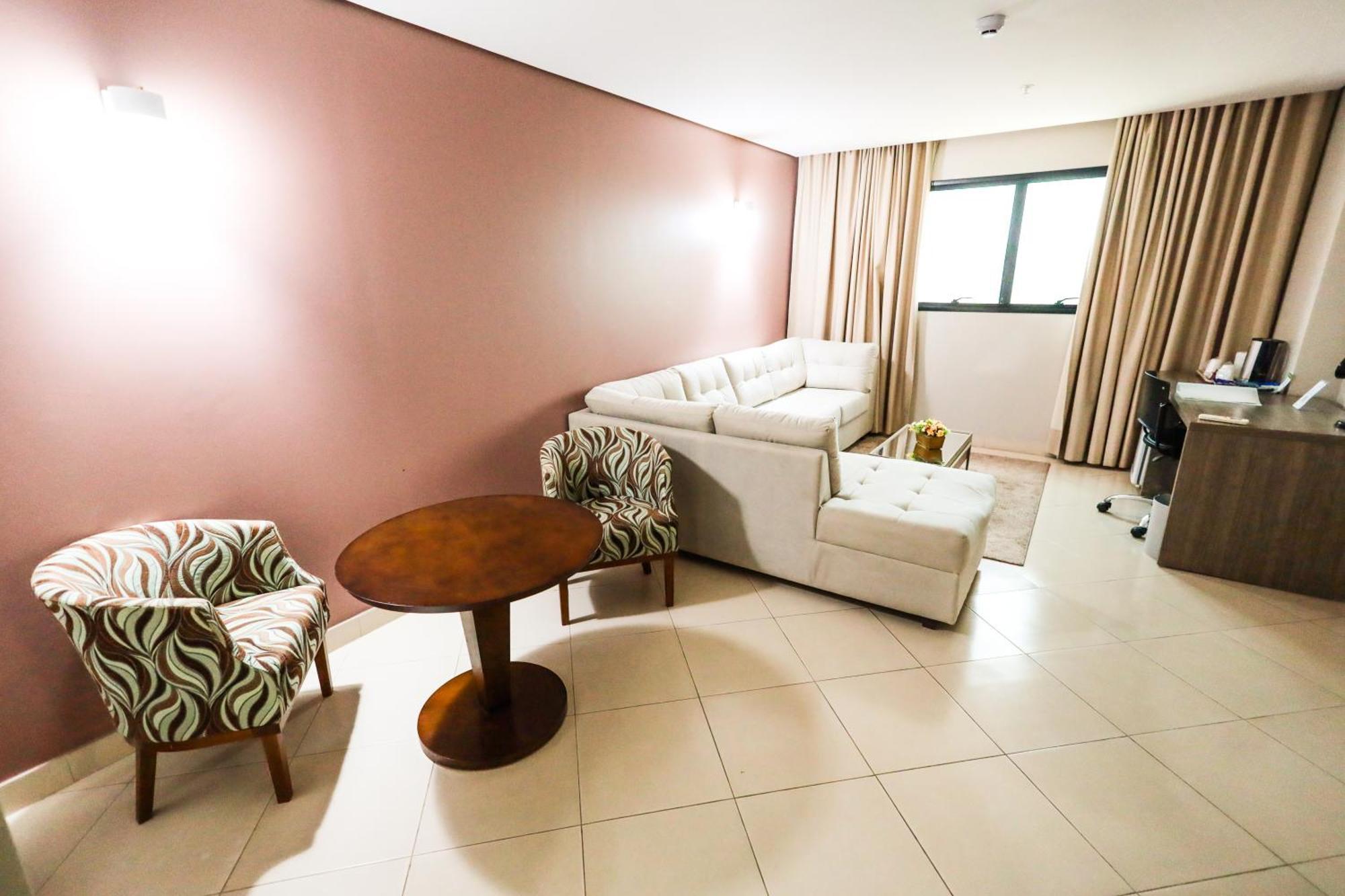 Hotel Inter Cuiaba Eksteriør bilde A living room